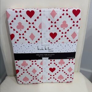 Nicole Miller ❤️ White/Red and Pink Heart Oblong Tablecloth